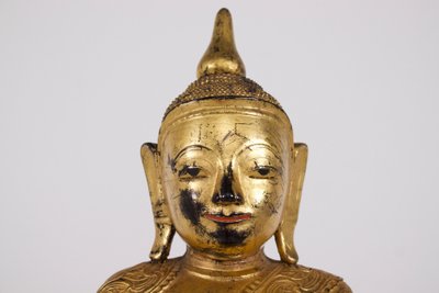 Buddha birmano Maravijaya Shan