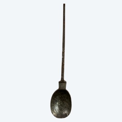 Grande cucchiaio antico in ferro battuto - 41 cm - Decorazione incisa