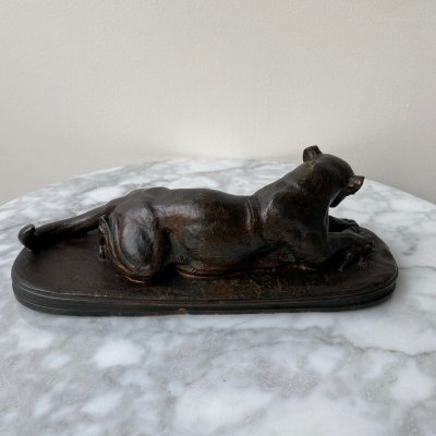 Leonessa in bronzo di Edouard Delabrièrre con patina marrone