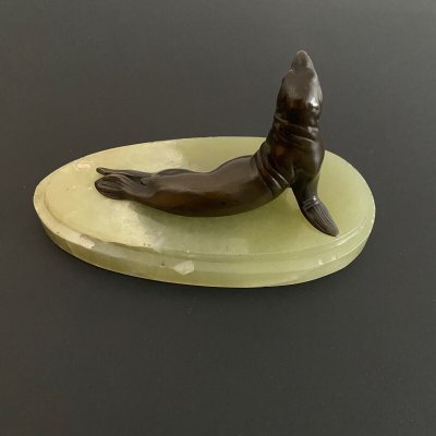 Sigillo in bronzo con patina marrone cioccolato Base in onice Art Déco 1930