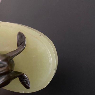 Sigillo in bronzo con patina marrone cioccolato Base in onice Art Déco 1930