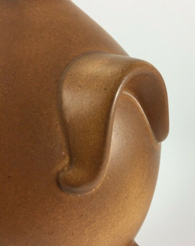 Scultura in ceramica vintage del 1960 con applicazione di patina marrone