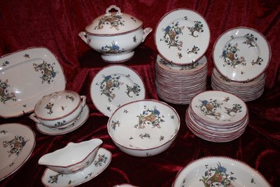 Sarreguemines earthenware dinner service with cornucopia décor from Rouen early 20th century