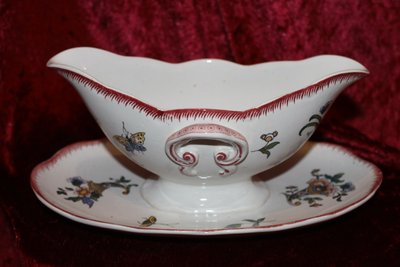 Sarreguemines earthenware dinner service with cornucopia décor from Rouen early 20th century