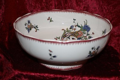 Sarreguemines earthenware dinner service with cornucopia décor from Rouen early 20th century