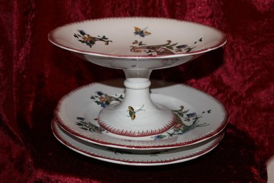 Sarreguemines earthenware dinner service with cornucopia décor from Rouen early 20th century
