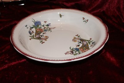 Sarreguemines earthenware dinner service with cornucopia décor from Rouen early 20th century