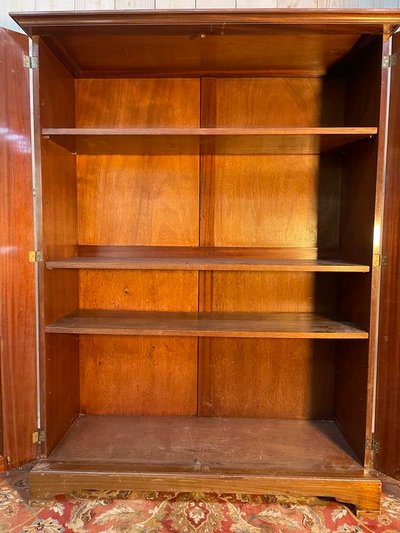 Biblioteca - Showcase in inglese in mogano e ottone