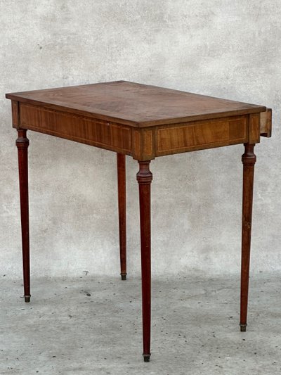 Table bureau