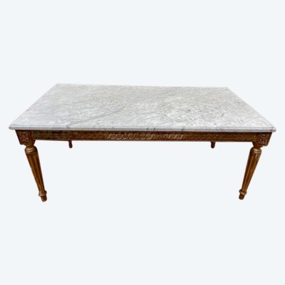 Table basse de style Louis XVI en bois doré et marbre de carrare 