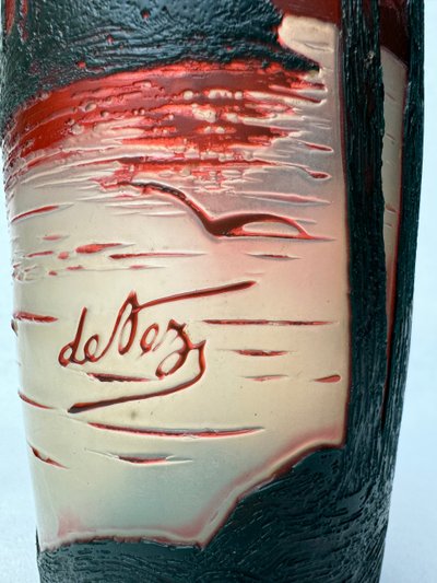De Vez, vase with lake landscape design