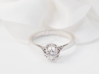 Solitaire in white gold and 0.23ct diamond