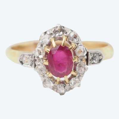 Bague ancienne en or jaune, rubis et diamants 