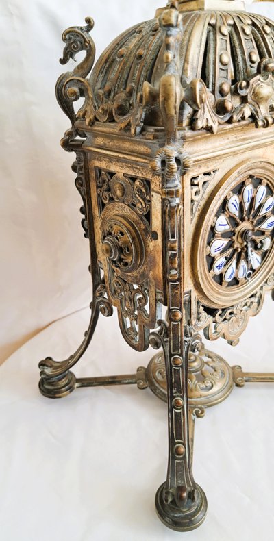 Louis XIV style bronze table clock with stamped movement (Chles Mt )