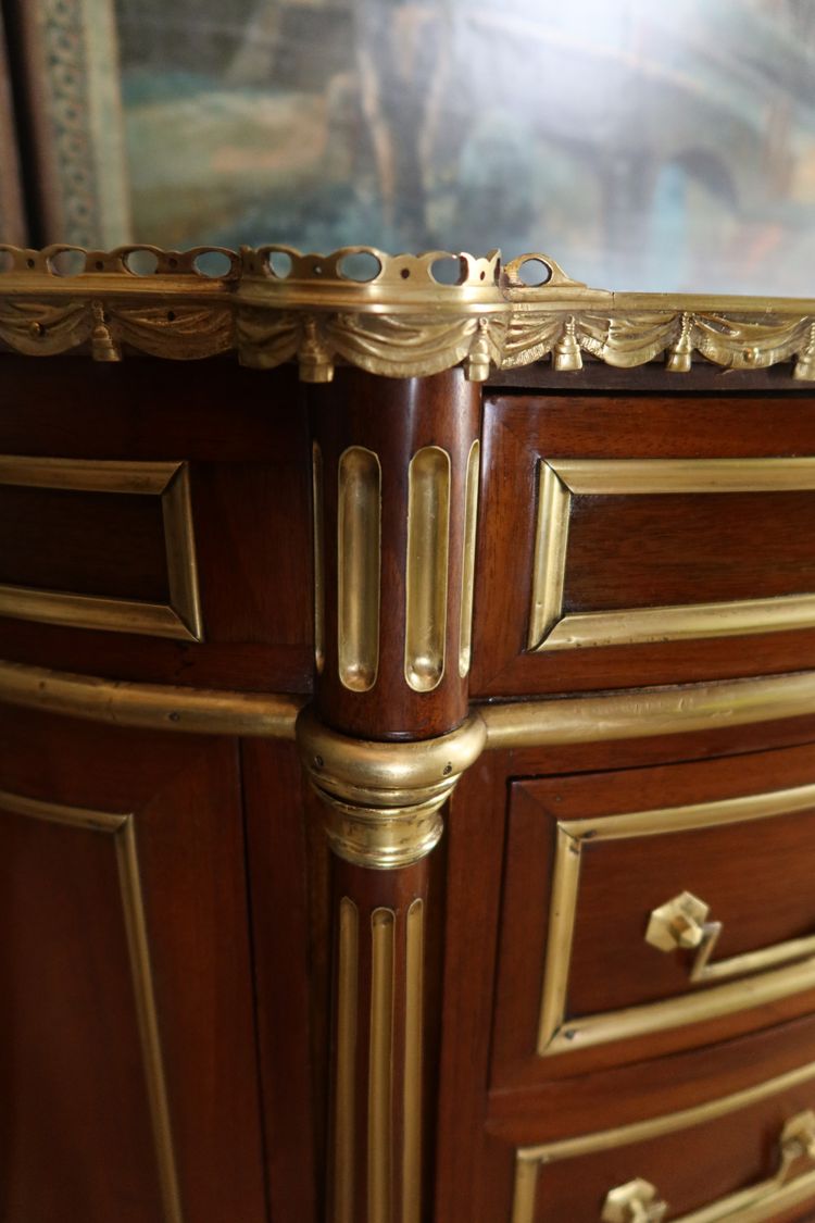 Half-moon chest of drawers with doors