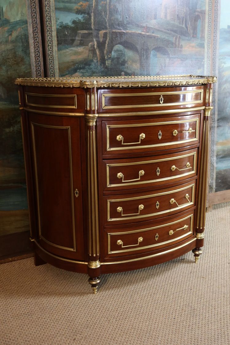 Half-moon chest of drawers with doors
