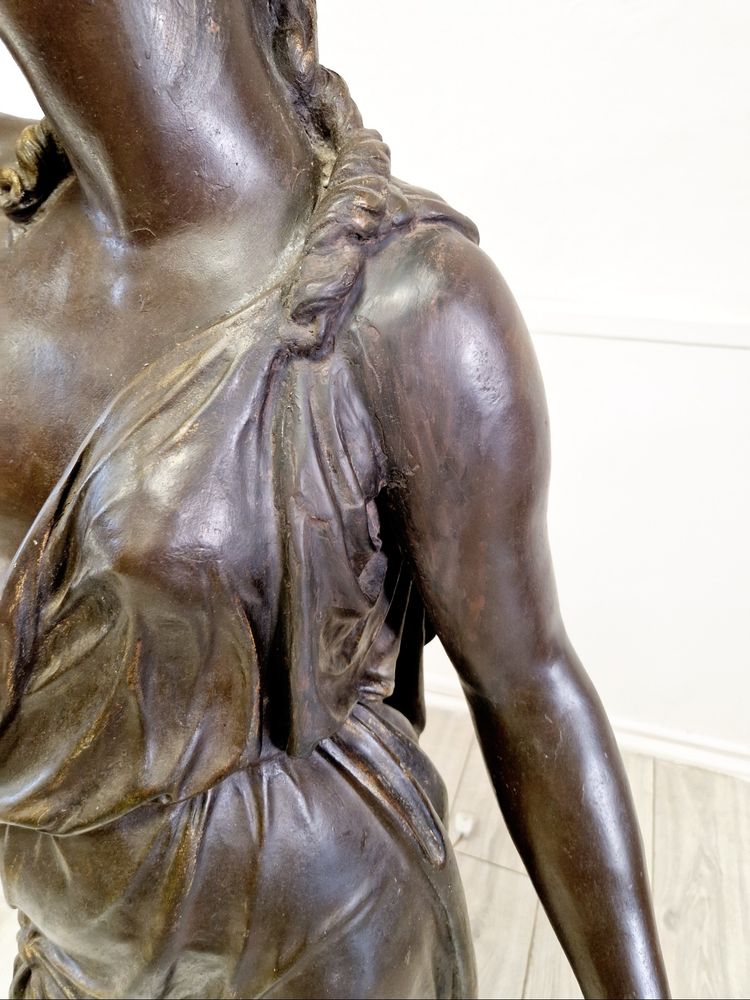 Antike lebensgroße Liberty-Stehlampe