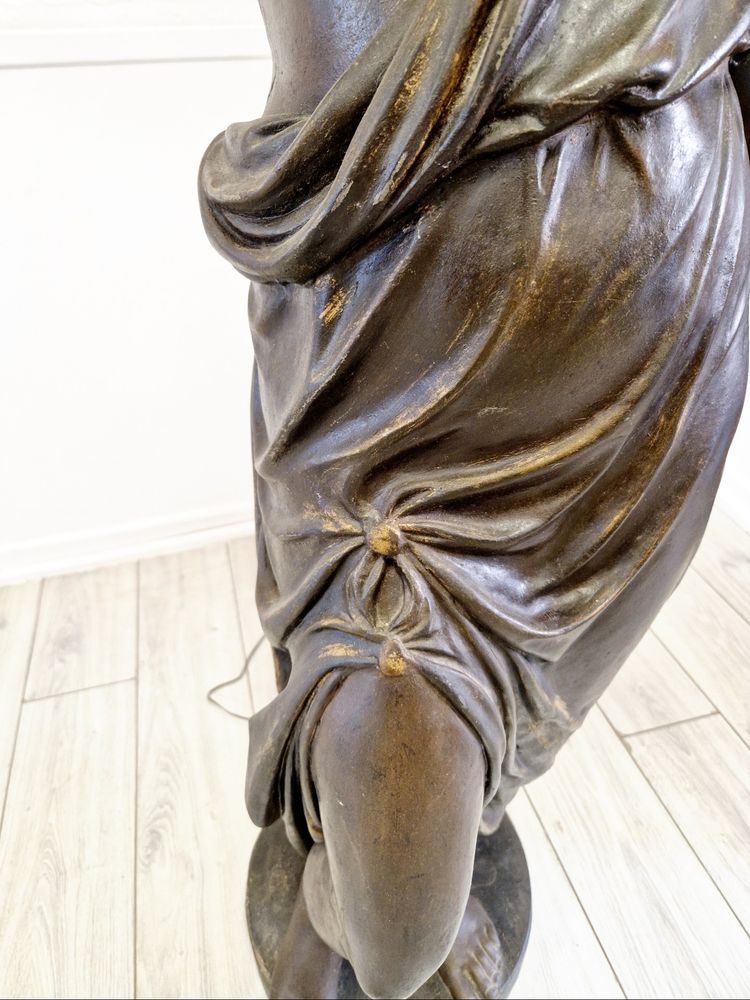 Antike lebensgroße Liberty-Stehlampe