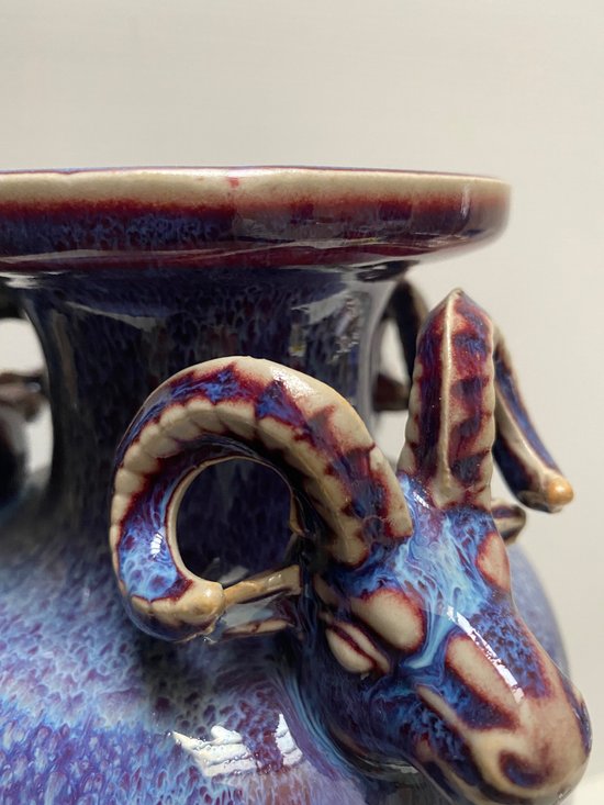 JAPANESE PORCELAIN VASE