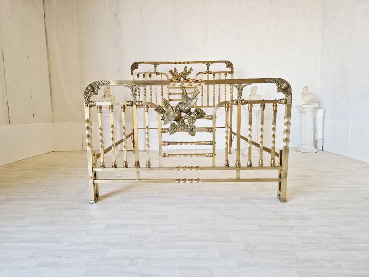 Lit En Laiton Antique Période Art Nouveau Détails En Bronze Eros