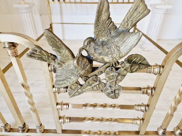 Lit En Laiton Antique Période Art Nouveau Détails En Bronze Eros