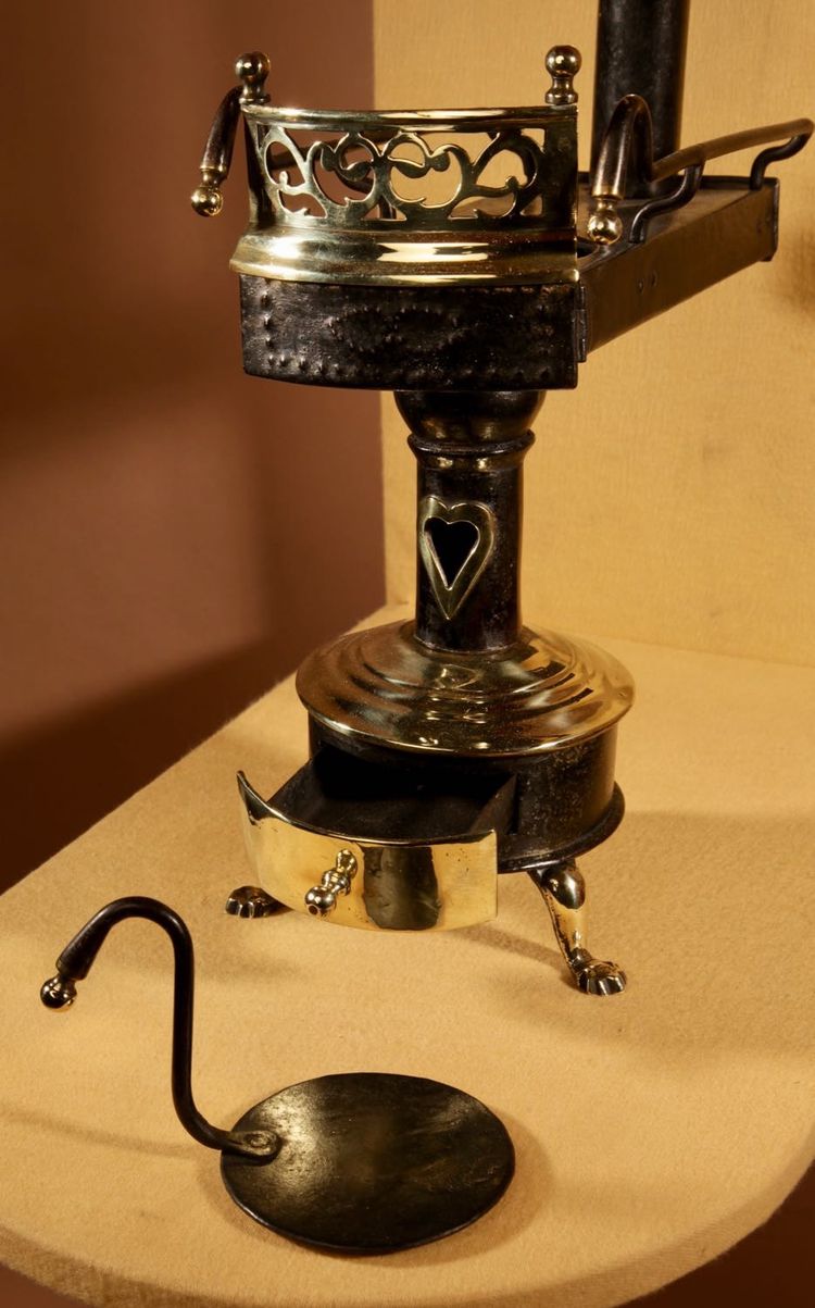 Unusual model of a Continental flat-bottomed stove, circa 1880/1900