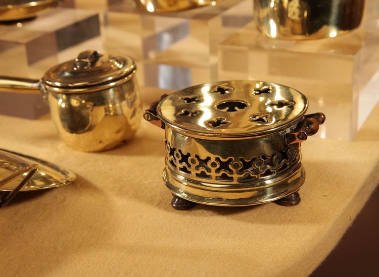 Unusual model of a Continental flat-bottomed stove, circa 1880/1900