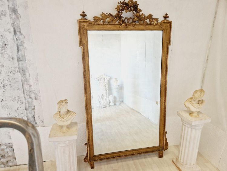 Grand Miroir Ancien De Style Louis XVI En Bois Doré, France