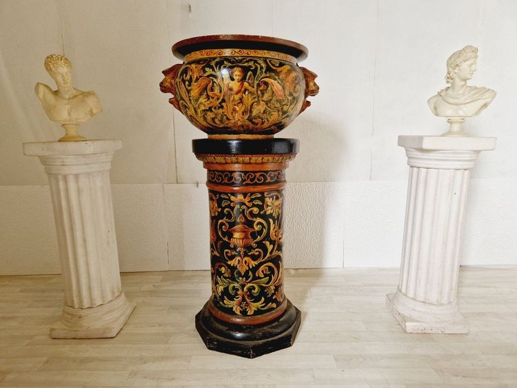Vaso antico in maiolica e base del XIX secolo