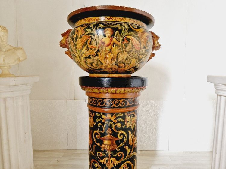Vaso antico in maiolica e base del XIX secolo