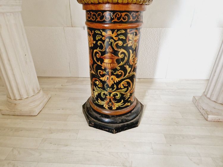 Vaso antico in maiolica e base del XIX secolo