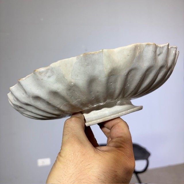 Plat à crêpes ancien Plat en majolique de Deruta début 17ème siècle mesurant 23 cm.
