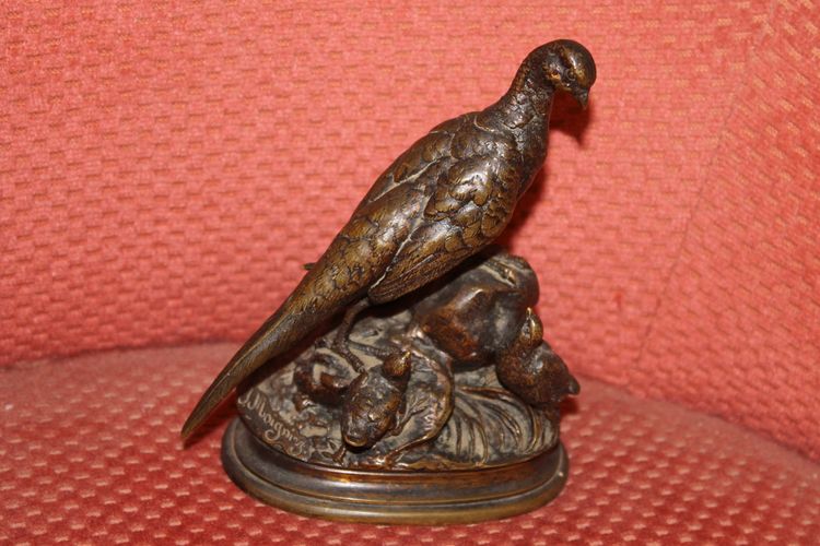 Jules Moigniez bronze sculpture: Pheasant hen and her young signed on the terrace c. 19th century