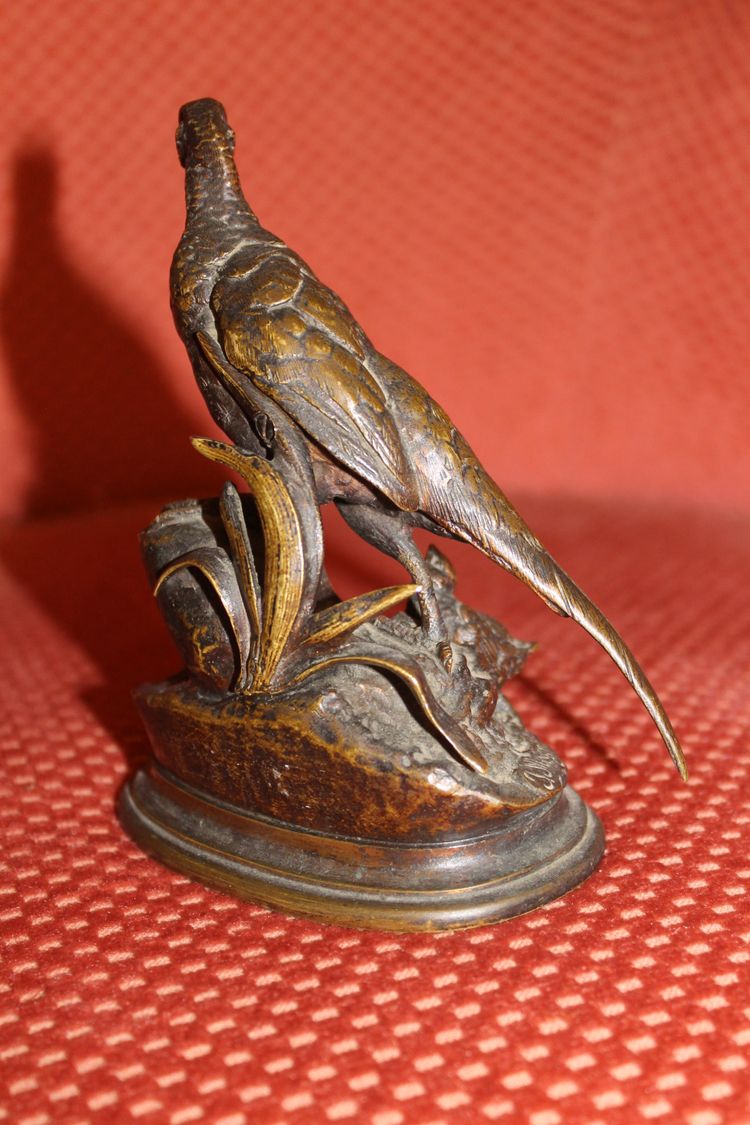 Jules Moigniez bronze sculpture: Pheasant hen and her young signed on the terrace c. 19th century