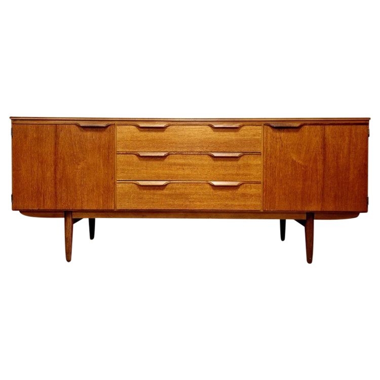 Buffet in teak di metà secolo Austinsuite