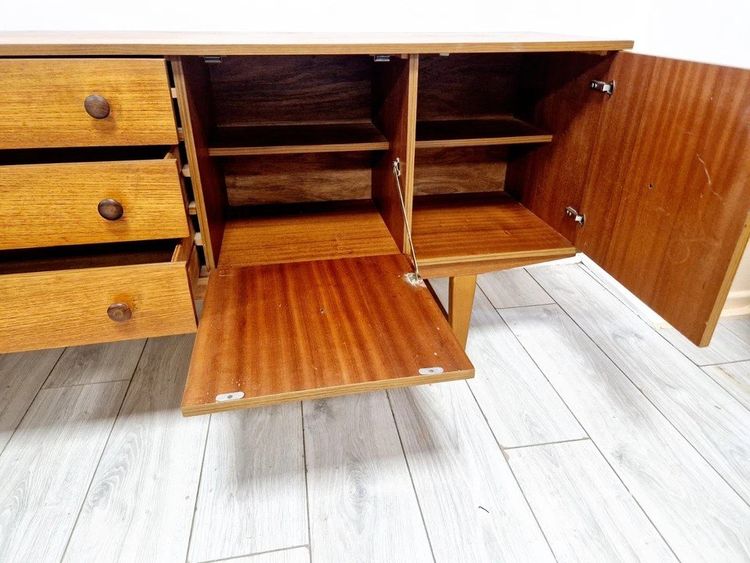 Buffet En Teck Du Milieu Du Siècle
