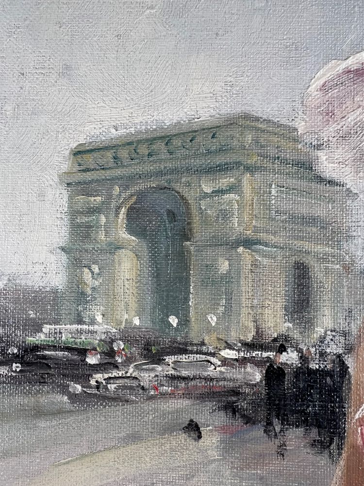 Eugène LELIÈPVRE (1908-2013) - Elegante Frau in rosafarbenem Kleid vor dem Arc de Triomphe, Paris