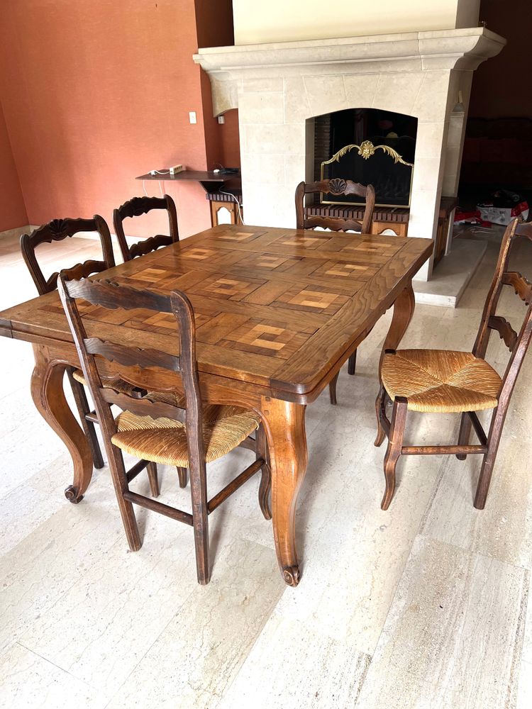 Table de style Louis XV en bois massif avec marqueterie - Extensible avec rallonges