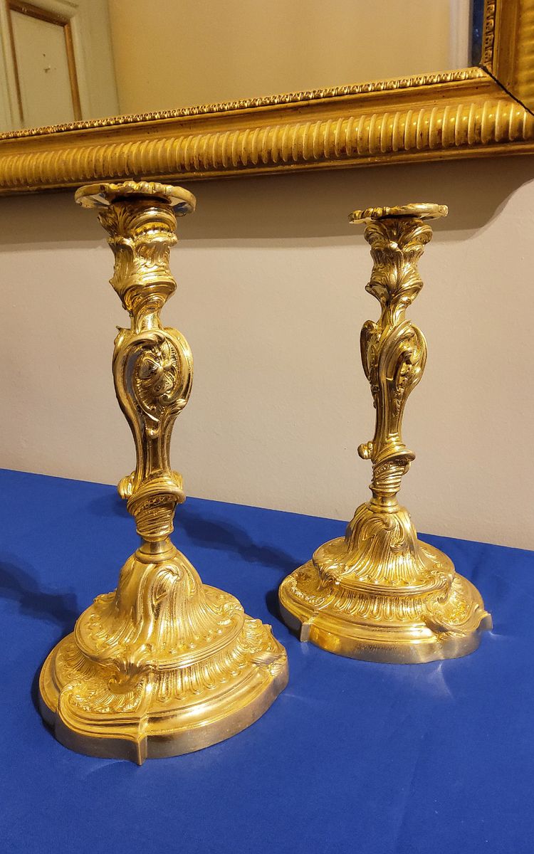 Paire de Flambeaux en bronzes Ciselés dorés Rocaille d'aprés Meissonnier XIXéme 