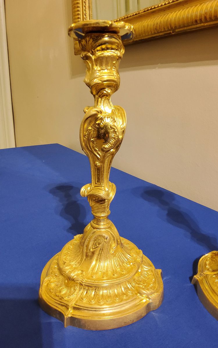 Paire de Flambeaux en bronzes Ciselés dorés Rocaille d'aprés Meissonnier XIXéme 