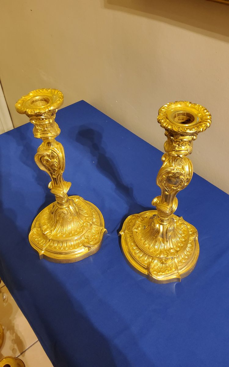 Paire de Flambeaux en bronzes Ciselés dorés Rocaille d'aprés Meissonnier XIXéme 