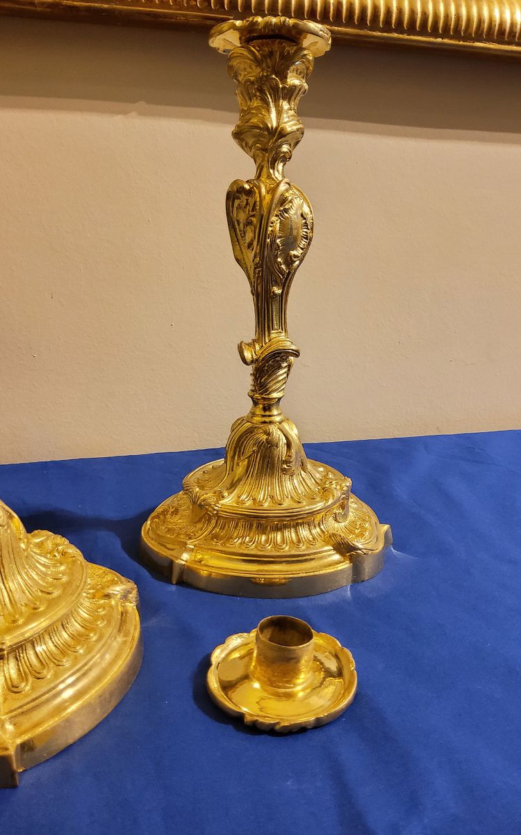 Paire de Flambeaux en bronzes Ciselés dorés Rocaille d'aprés Meissonnier XIXéme 