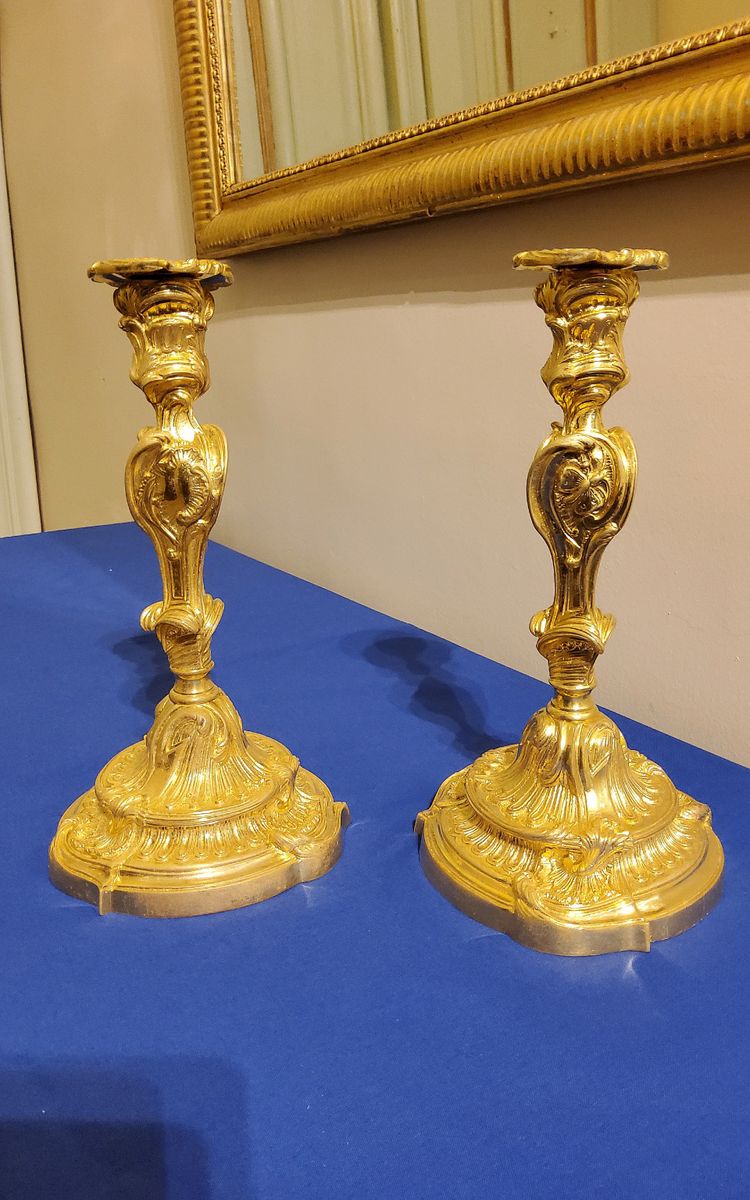 Paire de Flambeaux en bronzes Ciselés dorés Rocaille d'aprés Meissonnier XIXéme 