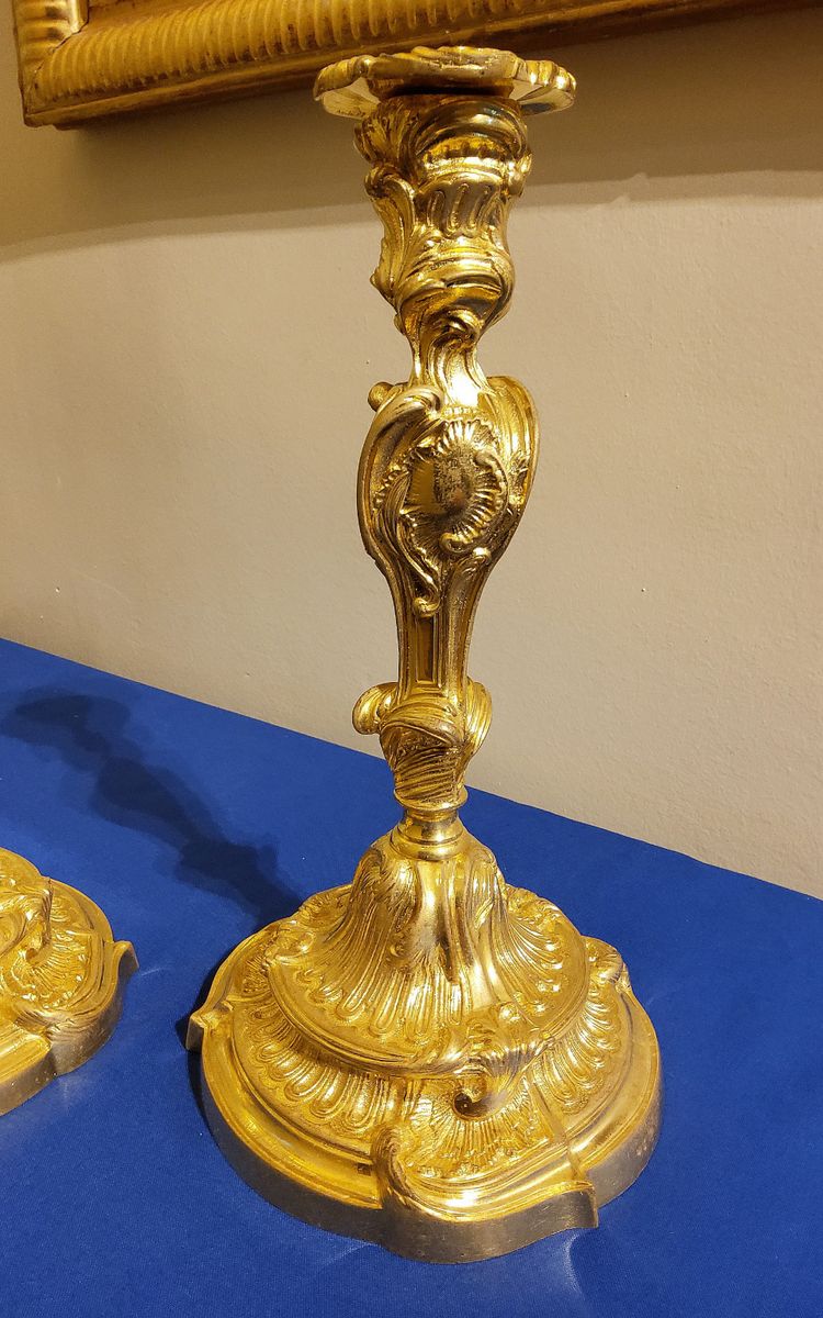 Paire de Flambeaux en bronzes Ciselés dorés Rocaille d'aprés Meissonnier XIXéme 