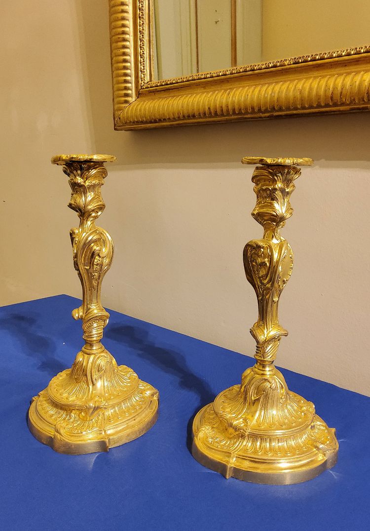 Paire de Flambeaux en bronzes Ciselés dorés Rocaille d'aprés Meissonnier XIXéme 