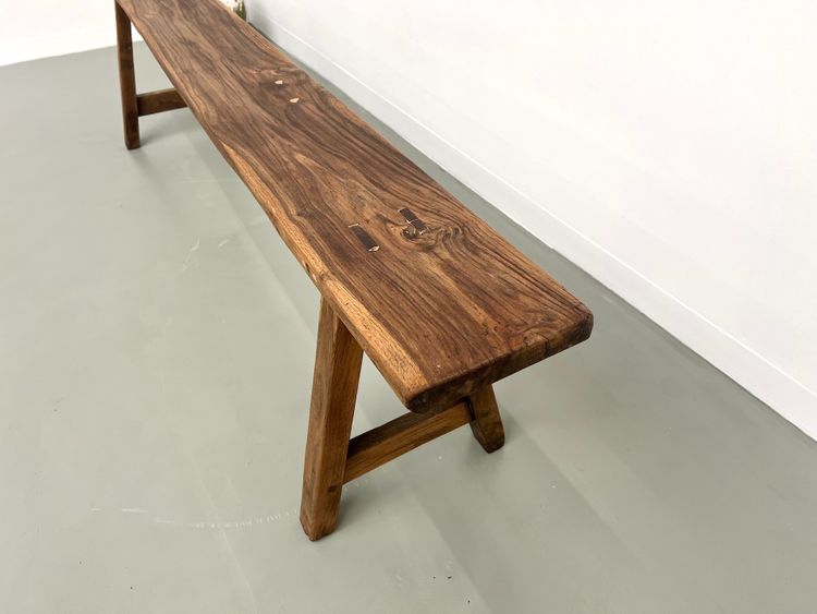 Banc ancien en noyer massif