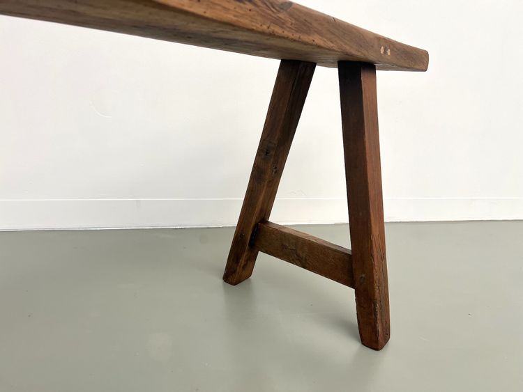 Banc ancien en noyer massif