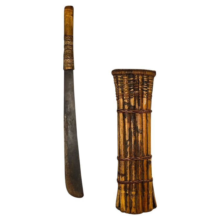 MACHETTE et son FOURREAU appelée Pha - Culture vraisemblablement Akha Ulo, Thaïlande  - XXème siècle