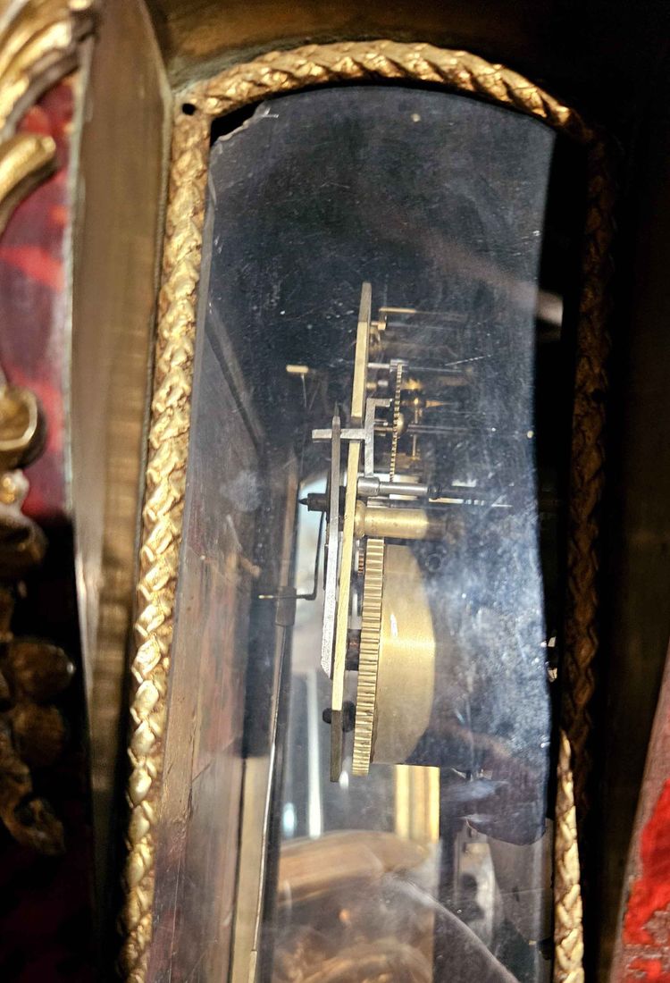 Important Louis XV period cartel clock in tortoiseshell and gilt bronze, height 80 cm