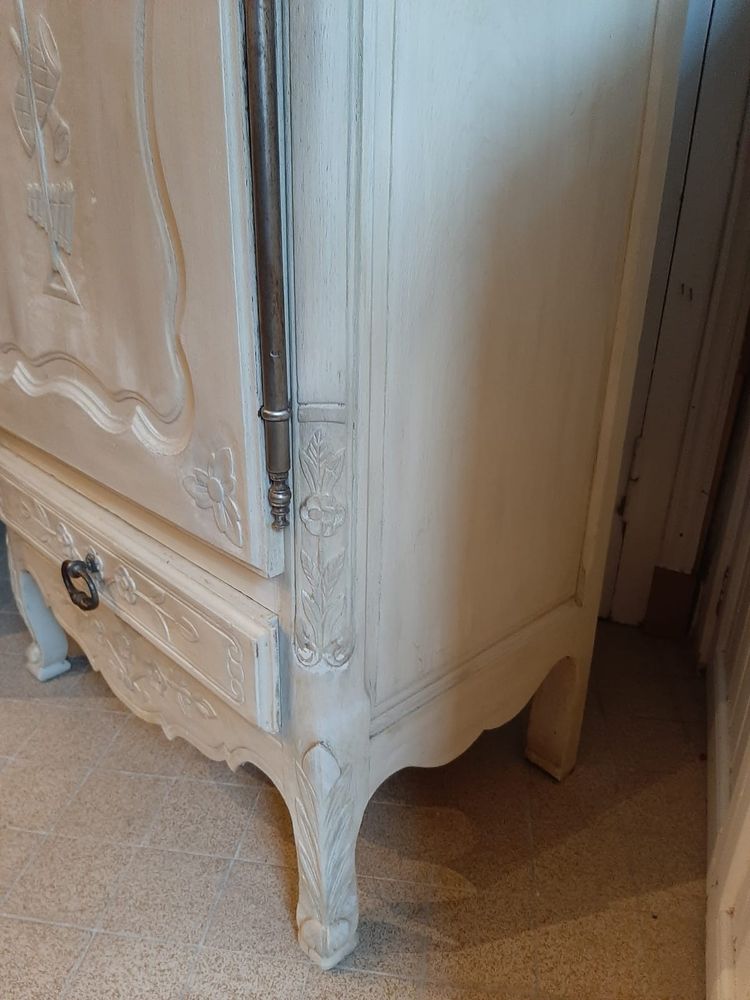 Louis XV Provençal Style Display Cabinet in Lacquered Oak - Circa 1850-1880